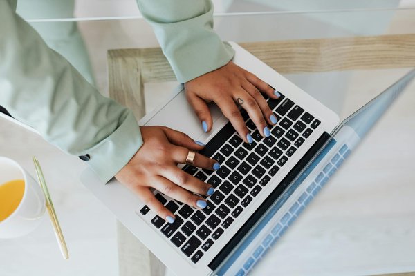 Quelles sont les meilleures pratiques pour la mise en place d'une stratégie de cybersécurité pour une PME?